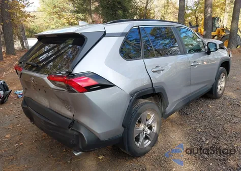 2022 Toyota Rav4 Xle z USA, uszkodzony, nr VIN 2T3P1RFV5NC307333